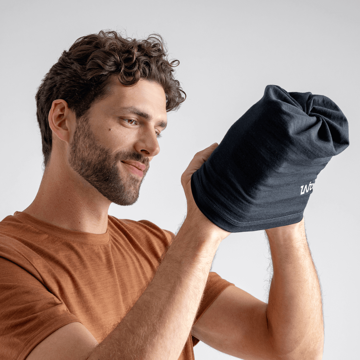 Senti Merino Neckwarmer — Grey Navy